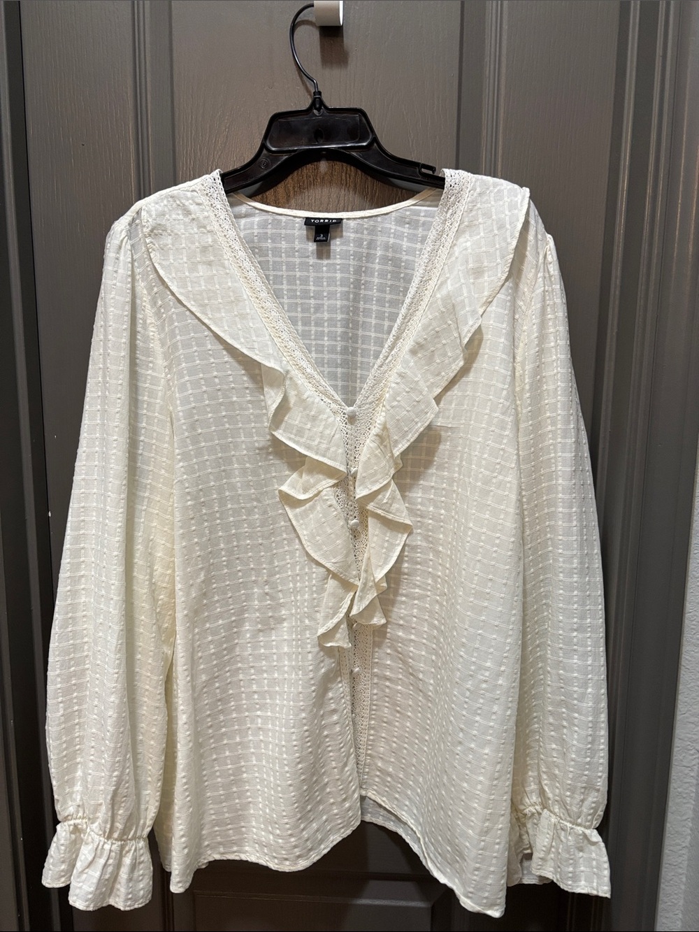 torrid Cream Ruffle V-Neck Textured Blouse